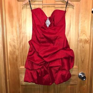 NWOT. Jessica McClintock for Guinne Sax Red Cocktail Dress